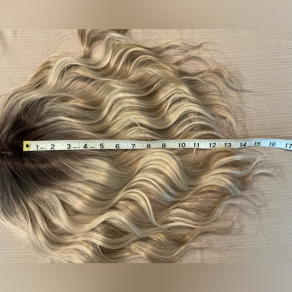 Blonde Wavy Hair Wig - Picture 7 of 9